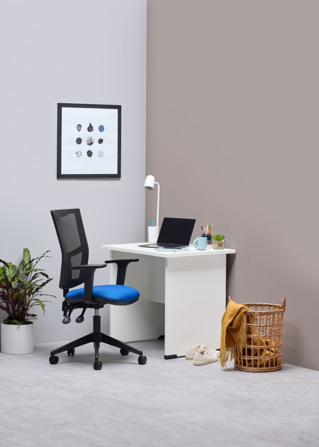 Panel End Desk Saturn Mesh Chair Panel End Desk Saturn Mesh Chair