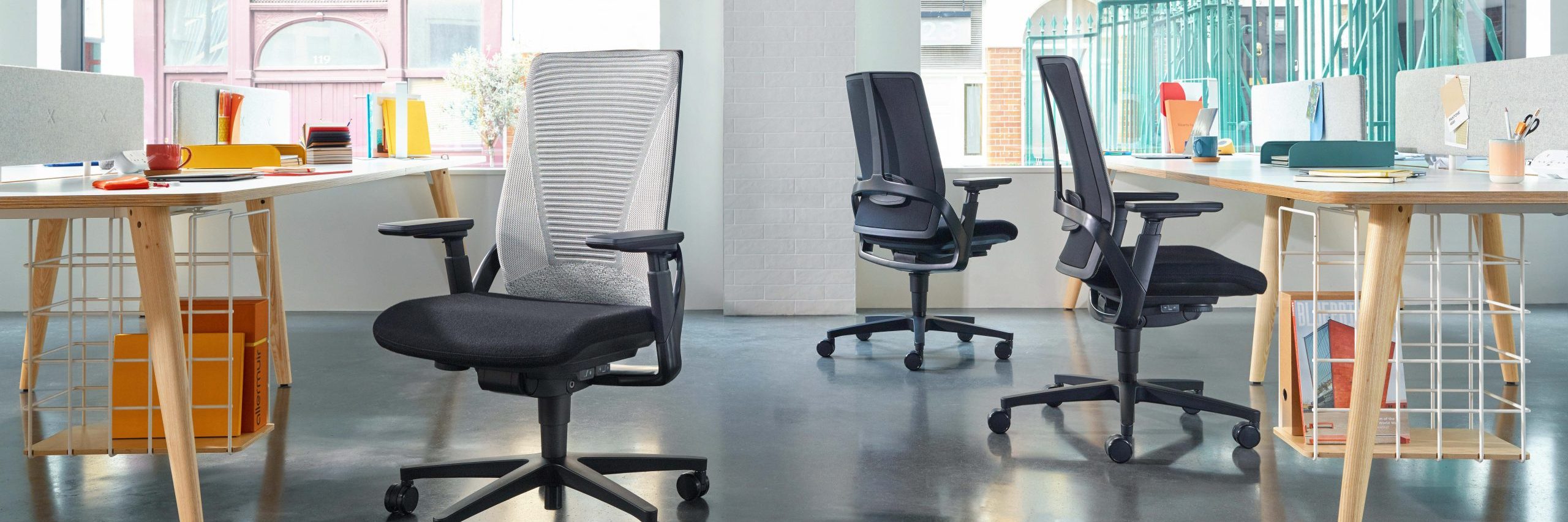 Aberdeen Office Furniture - Senator iWorkchair 2.0 Mood Image Aberdeen Office Furniture - Senator iWorkchair 2.0 Mood Image